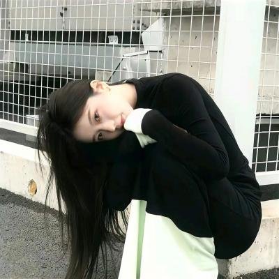 后备箱里的女孩